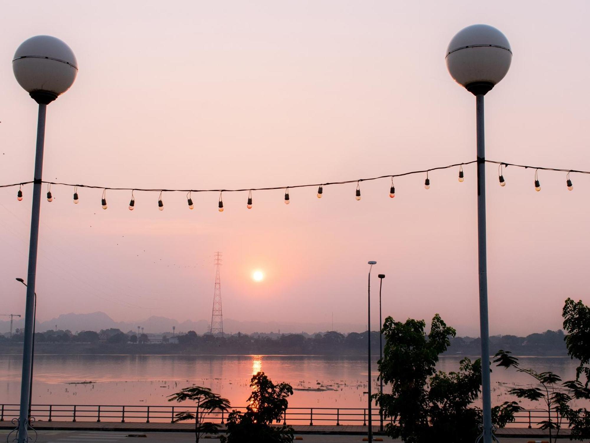 Fortune River View Hotel Nakhon Phanom Exterior photo